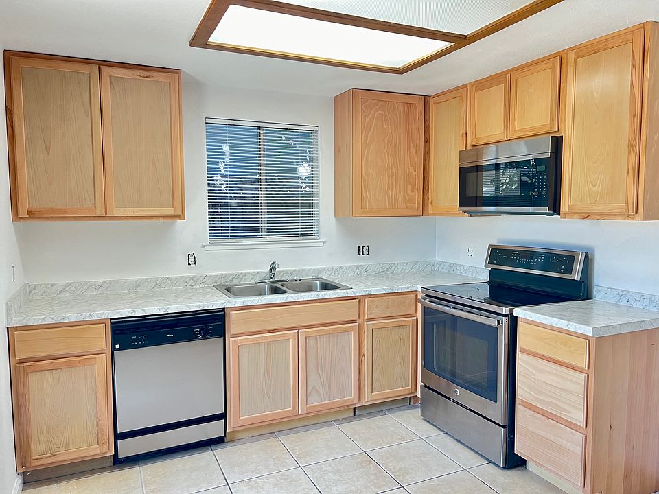 1st image of 3104 Kounias Dr
