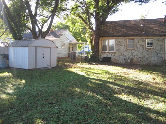 3rd image of 1233 SW 31st St