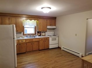28 Baker St APT 1A, Foxboro, MA 02035