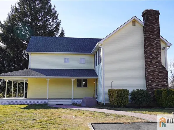 226 Gravel Hill Rd, Monroe Township, NJ 08831