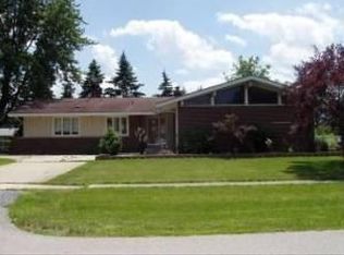 442 Orchard Ln, Beecher, IL 60401