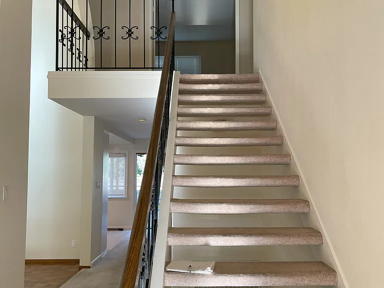 1611 Parkwood Dr — Photo 4