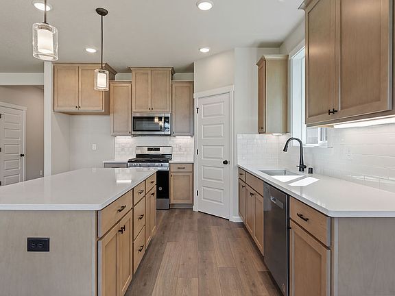 3rd image of 7836 Blanchard Loop