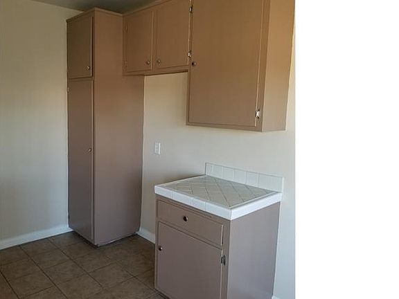 4th image of 12633 S Figueroa St #12