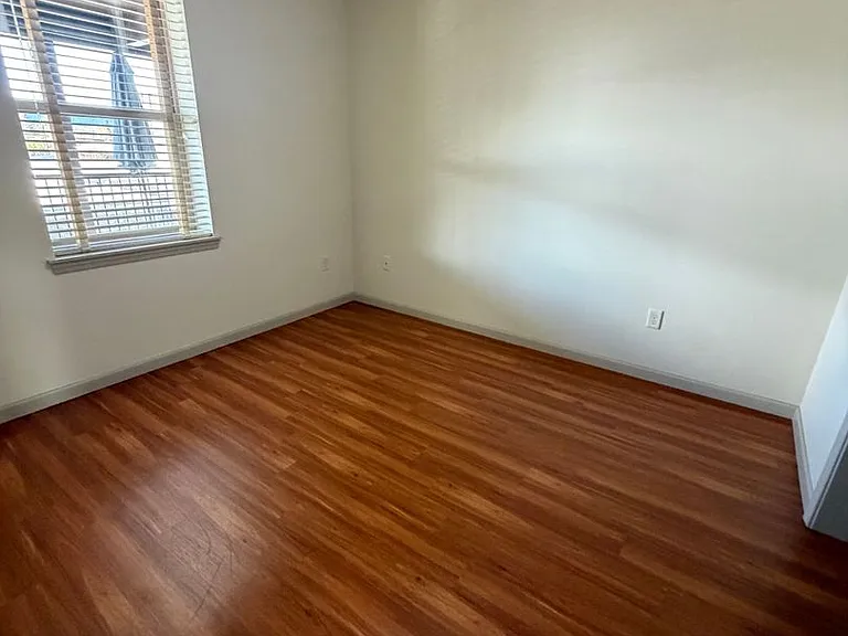 118 NW Jackson Ave #305 — Photo 12