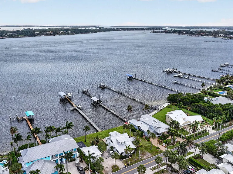 1887 SE Ocean Cove Way — Photo 55
