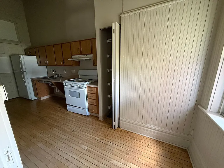 400 E South A St — Photo 10