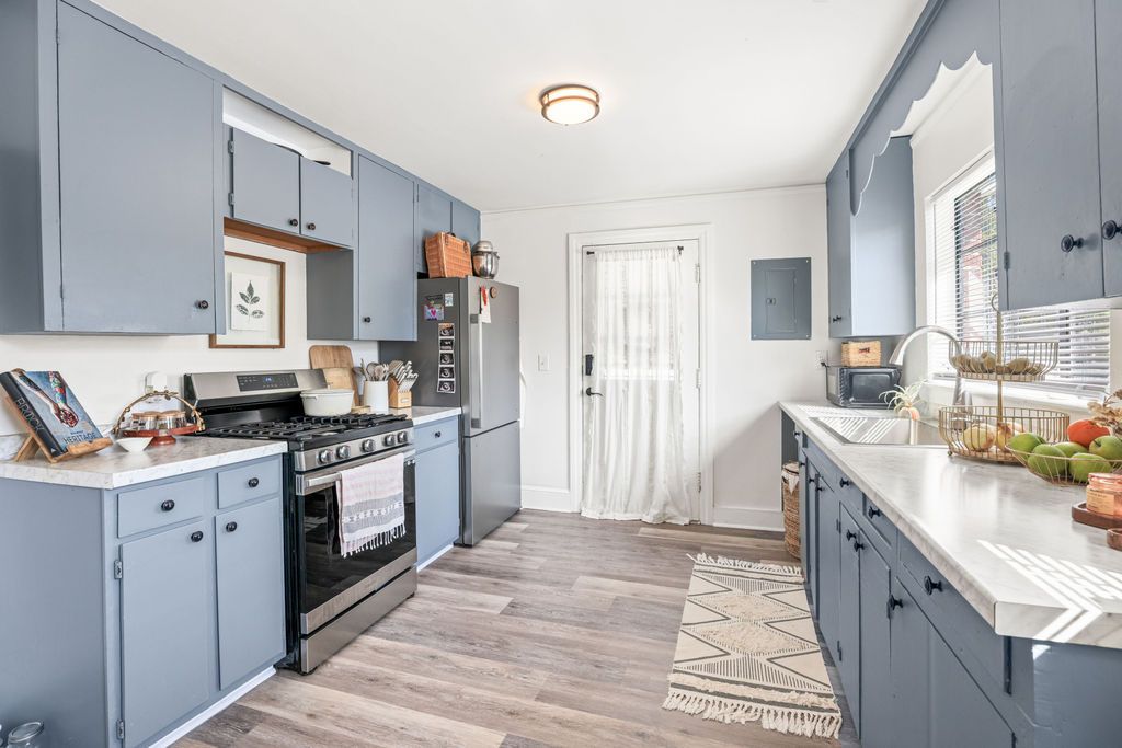 next background image