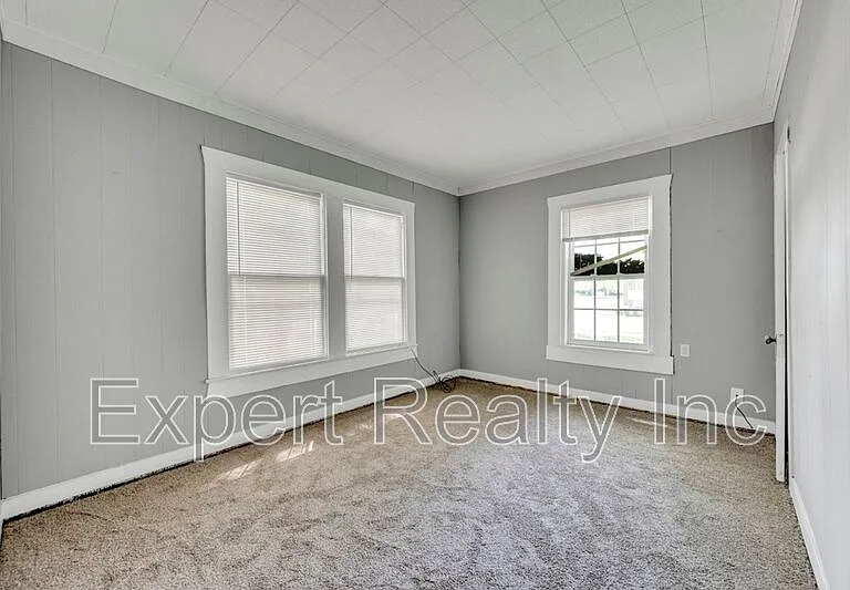 608 5th Ave — Photo 13