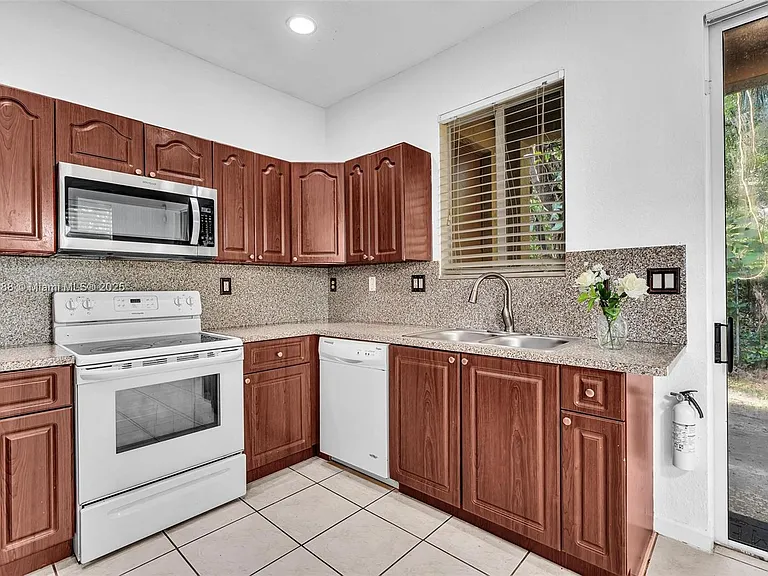 21205 NW 14th Pl — Photo 5