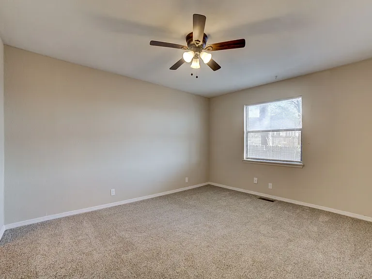 S 79th E Ave Duplex — Photo 28