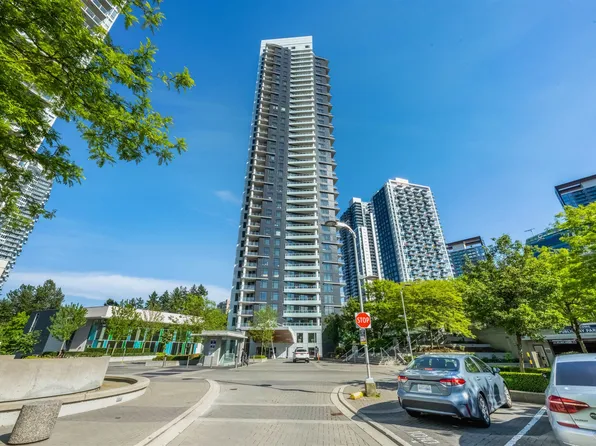 9887 Whalley Blvd #2404, Surrey, BC V3T 0P4