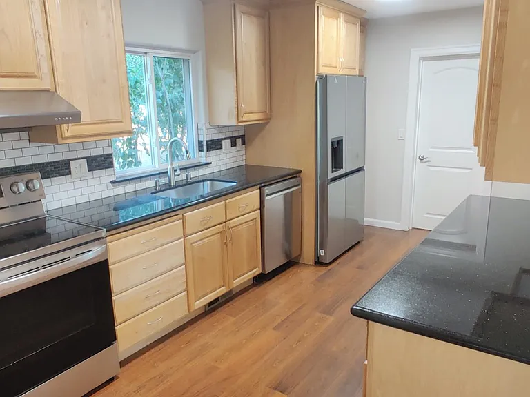 21605 NE 83rd St — Photo 3