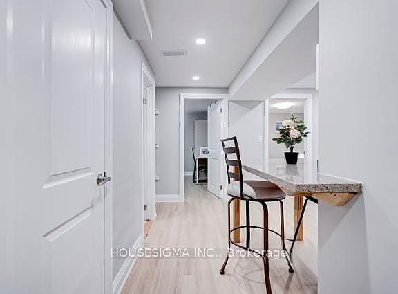 5th image of 28 Earlton Rd #Basement