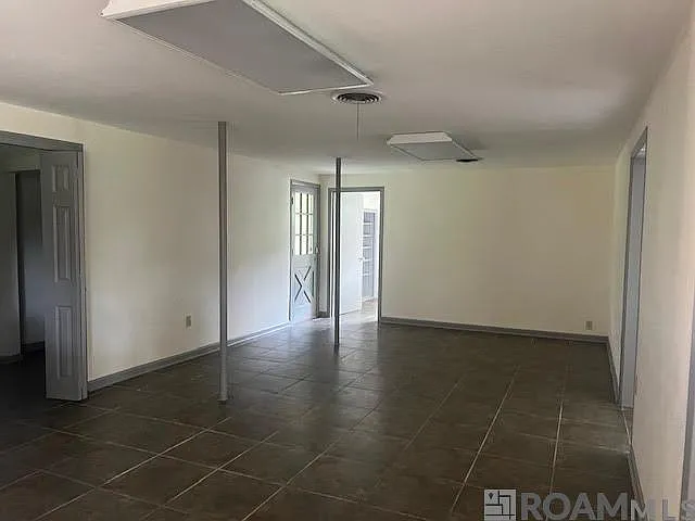 2464 Kensington Dr — Photo 28