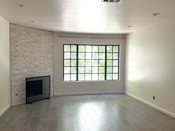 5820 Yolanda Ave APT 8, Tarzana, CA 91356