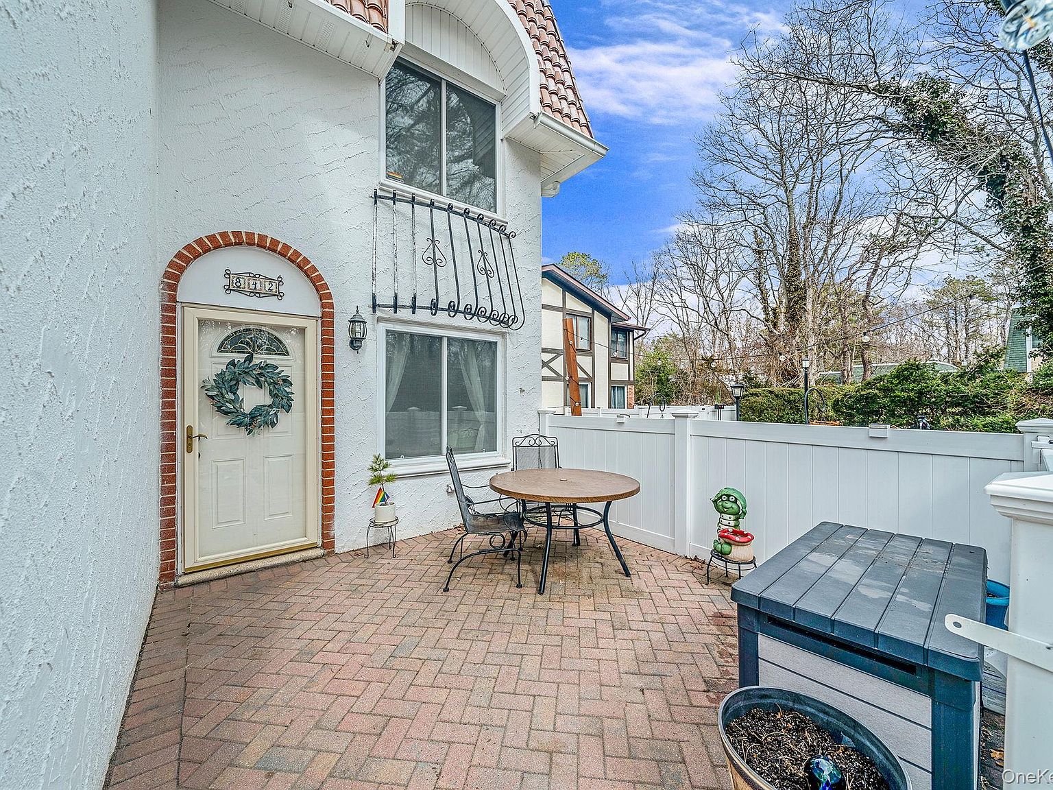 842 Golf Lane