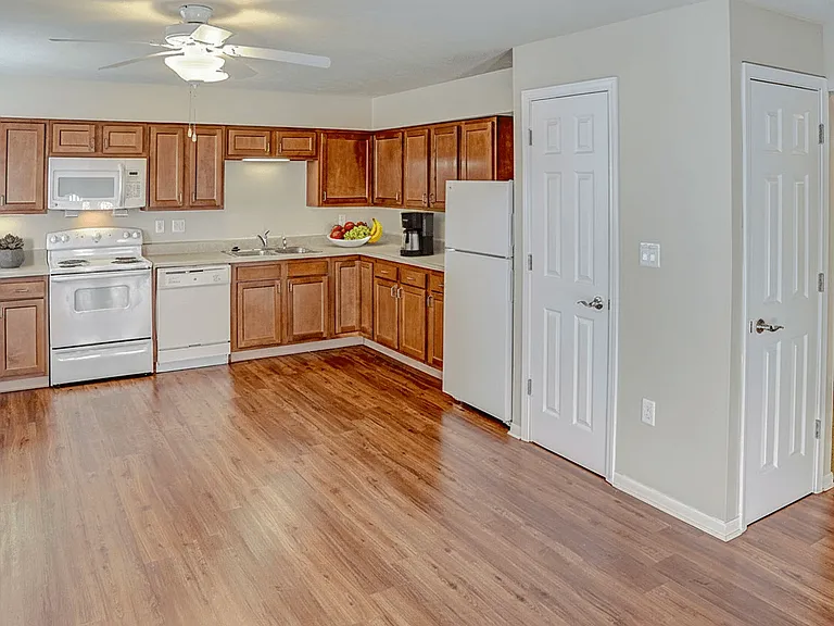 415 Glenwood Ave — Photo 26