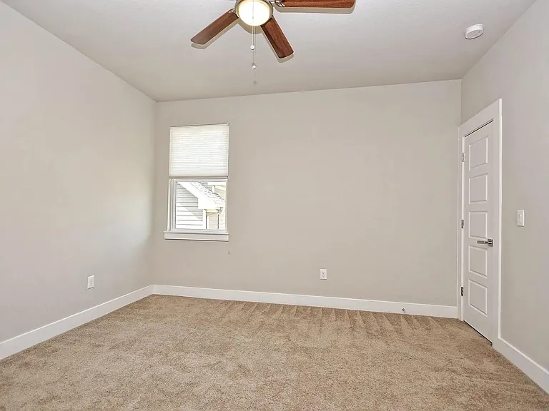 910 Banyon St — Photo 16