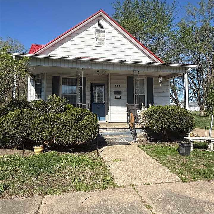 1st image of 220 S Illinois St