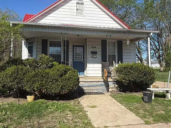 220 S Illinois St, Bicknell, IN 47512