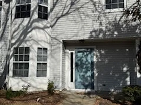 325 Towne Dr, Manalapan, NJ 07726