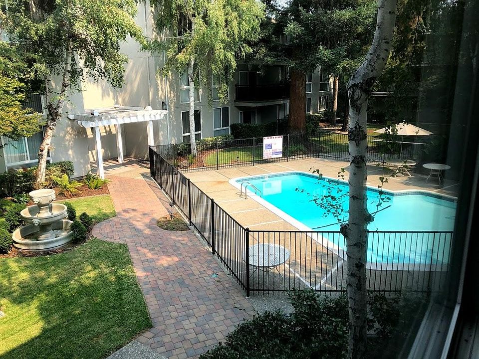 1st image of 181 Del Medio Ave APT 215