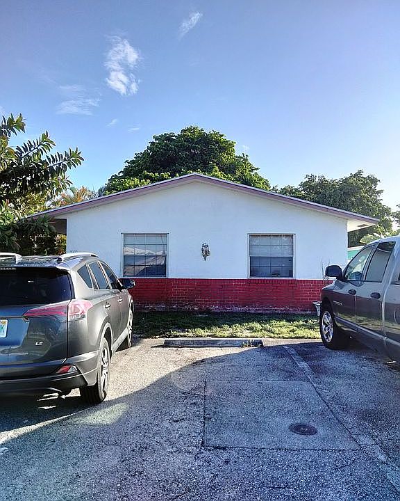 2nd image of 1302 NE 4th St