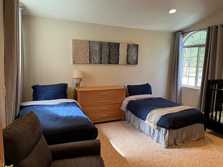 13049 Hillside Dr — Photo 23