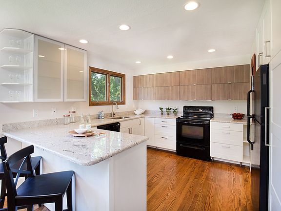 2nd image of 2400 Skysail Ct