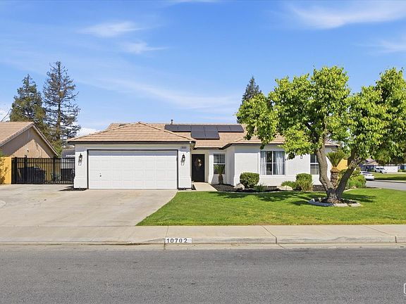 3rd image of 10702 Peach Blossom Ave