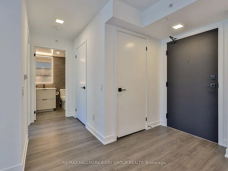 609 Sherbourne St #803 — Photo 17