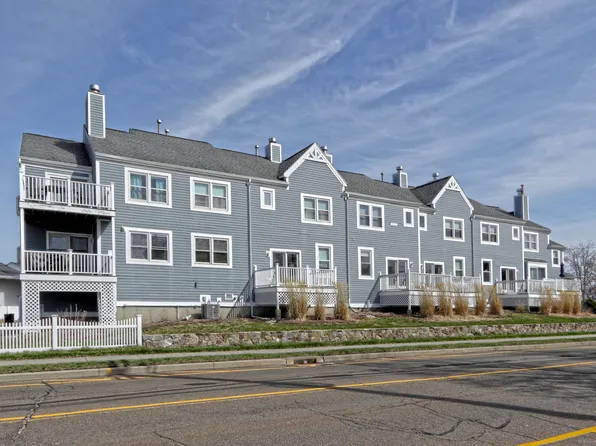 111 Cosey Beach Avenue #4, East Haven, CT 06512