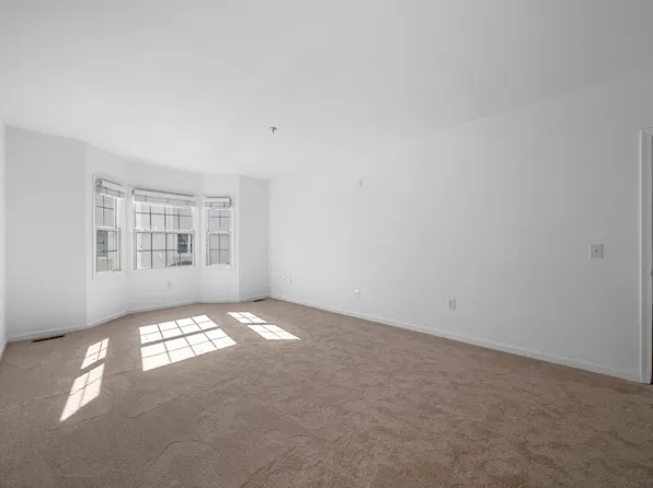 252 The Promenade image 14 of 28