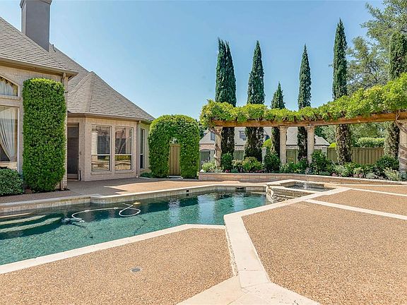 5th image of 6525 Twin Oaks Dr