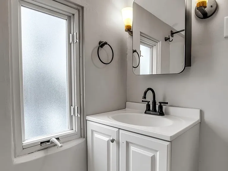 Amherst Townhomes — Photo 12