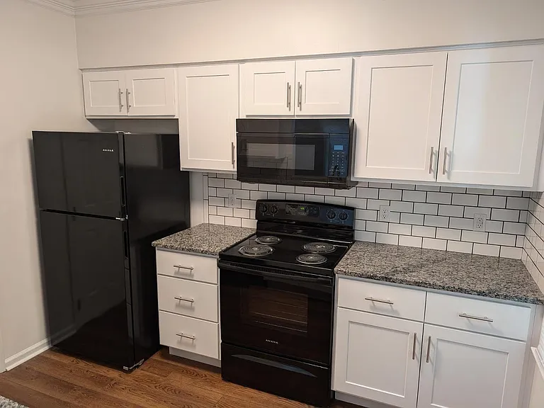 407 Thyme Pl — Photo 2