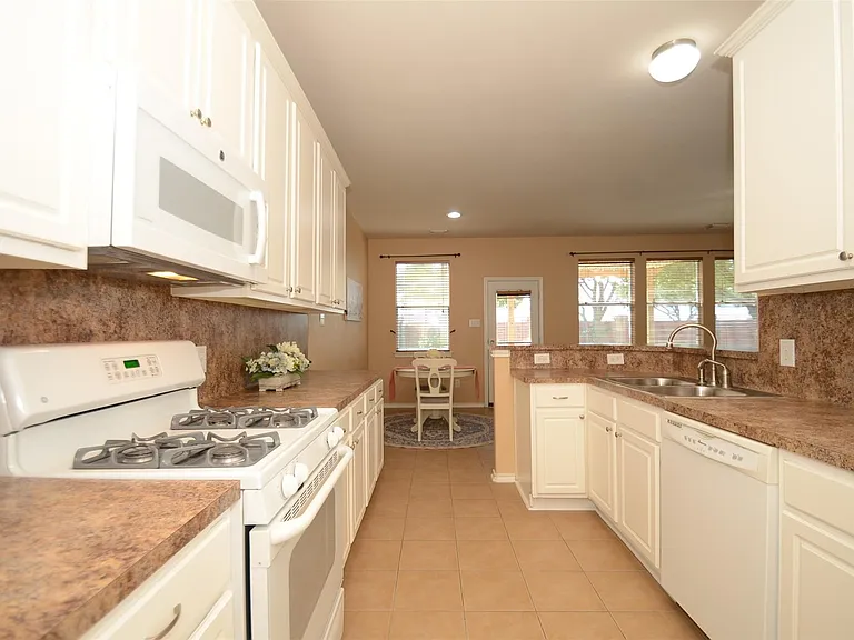5606 Claybeck Ln — Photo 10