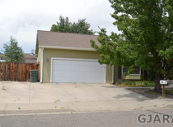 3rd image of 2854 Picardy Dr