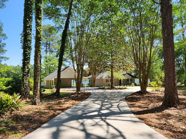 124 Lake Point Ln, Thomasville, GA 31757