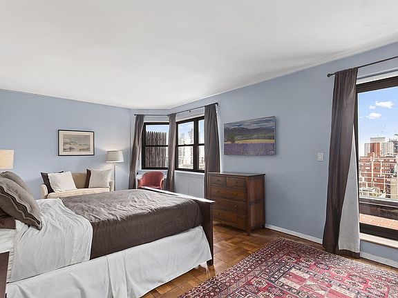 4th image of 165 E 72nd St APT 20C