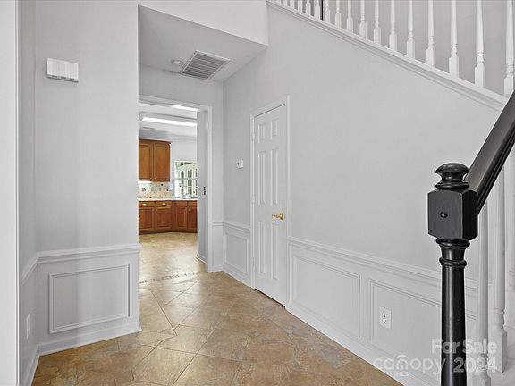 3rd image of 151 Paseo Dr