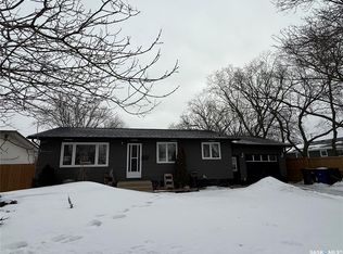 708 Brimacombe Dr, Weyburn, SK S4H2P8