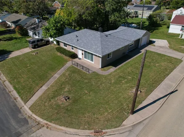 15 E Columbia St, Danville, IL 61832