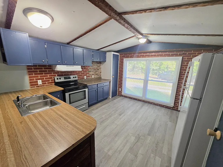 1335 Singing Pines Dr — Photo 8