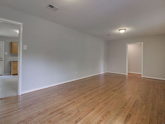 5th image of 2323 Winthrop Dr