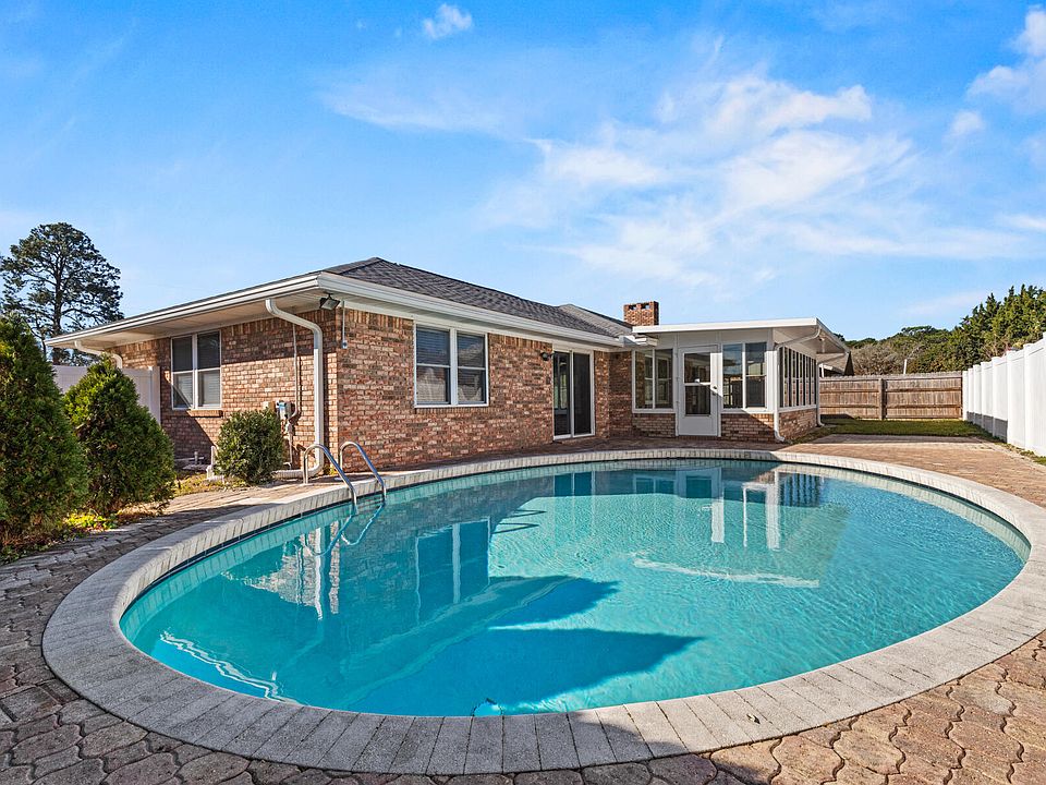 1st image of 615 Ironwood Dr