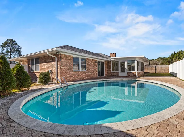 615 Ironwood Dr, Fort Walton Beach, FL 32547
