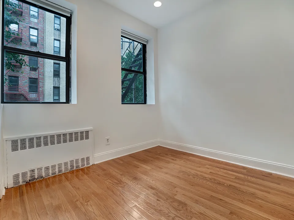 185 E 3rd St #2C