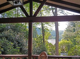 87 SE Shore Dr, Lake Toxaway, NC 28747